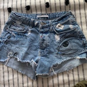 PRINTED ZARA SHORTS SIZE 2 💙
